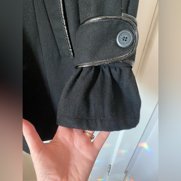 Black wool feminine pea coat - Picture 5 of 7